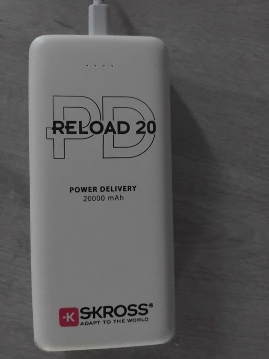 Baterie externa SKROSS Powerbank 20000 mAh cu cablu USB cu doua iesiri