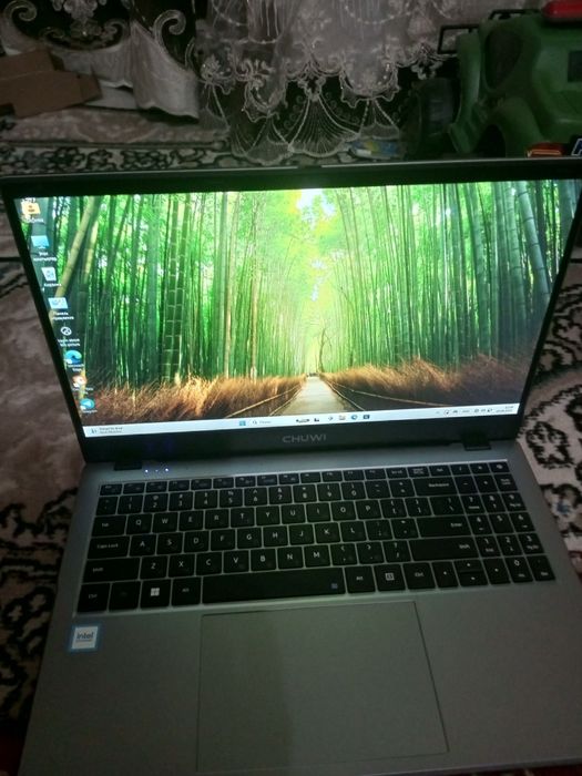 Noutbook ChUWI  xotirasi 16 ha 512