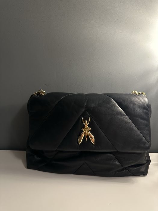 Черна кожена чанта Patrizia Pepe