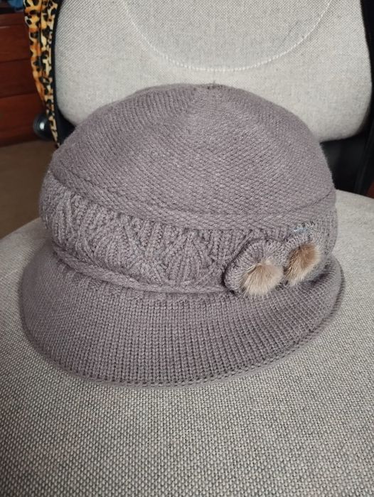 Продам женскую шапку.