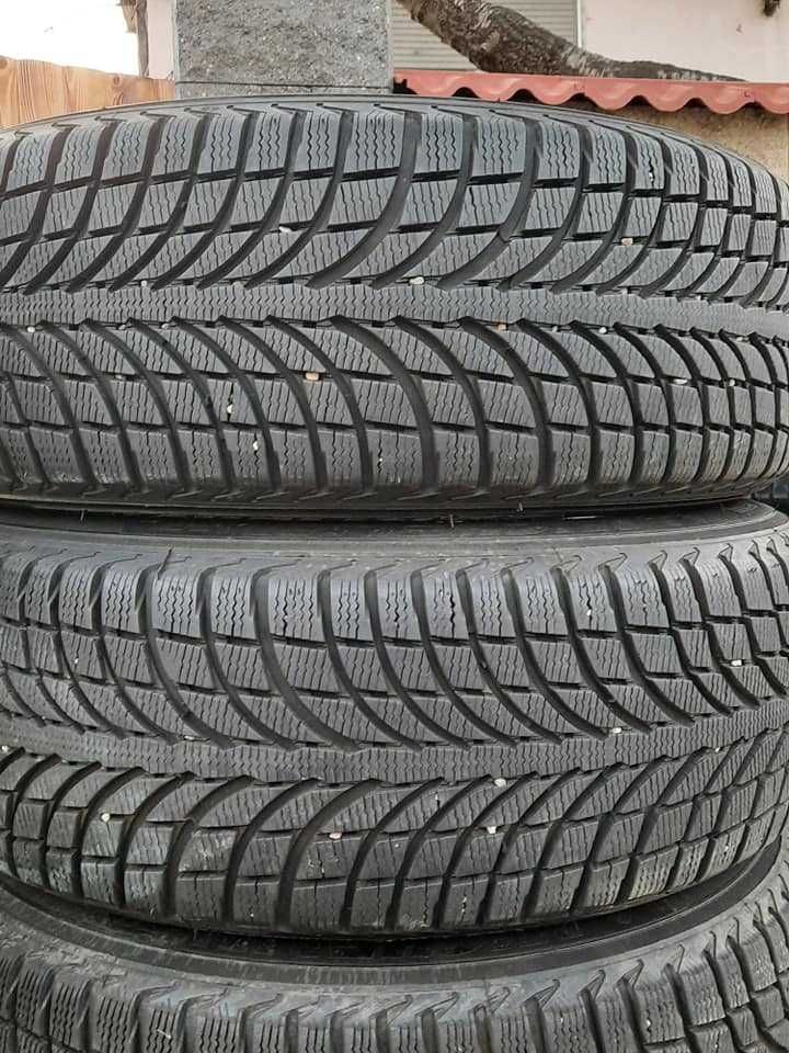 4 Броя 235/65/17 Michelin 8,2mm