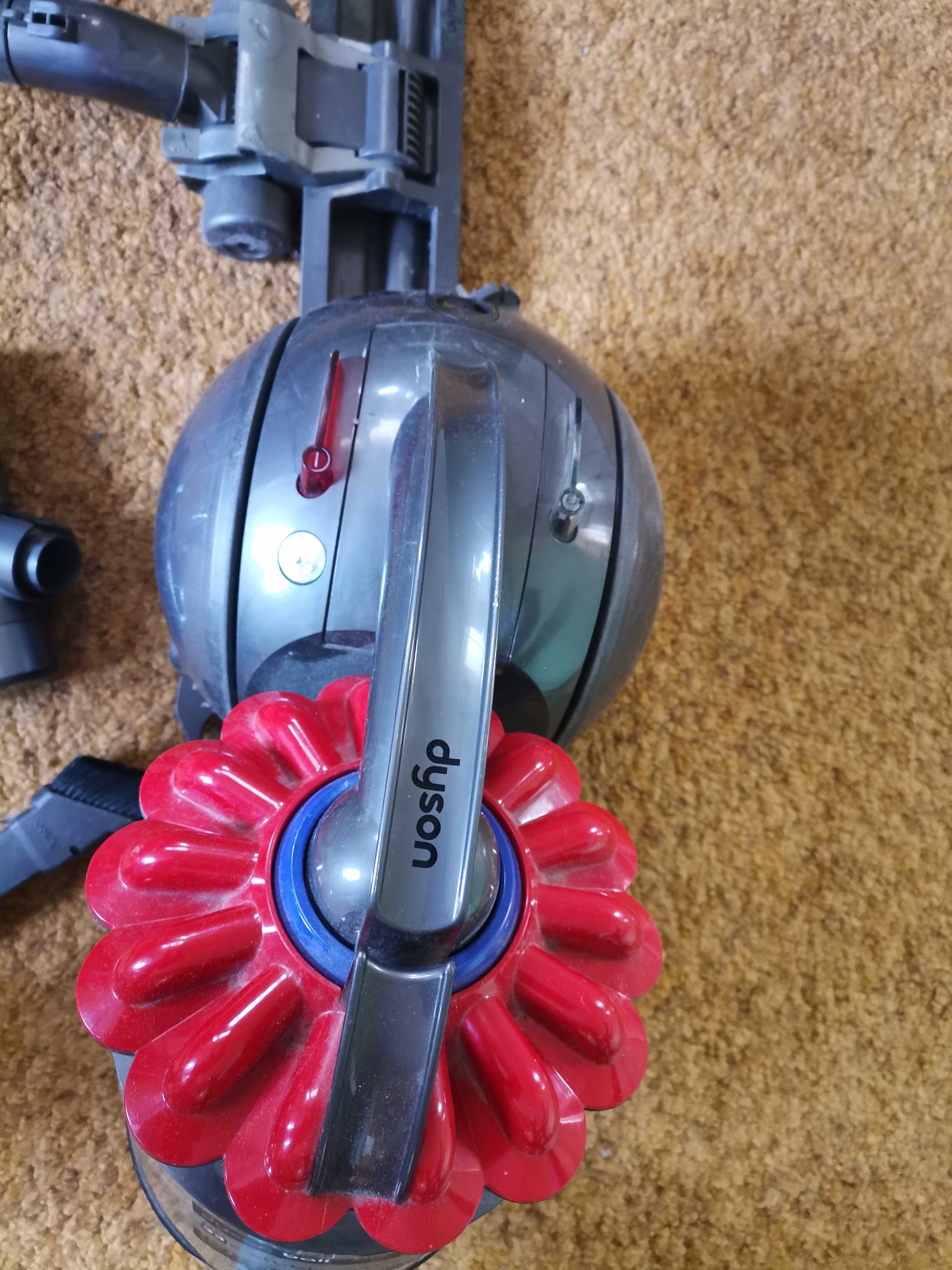 Прахосмукачка Dyson