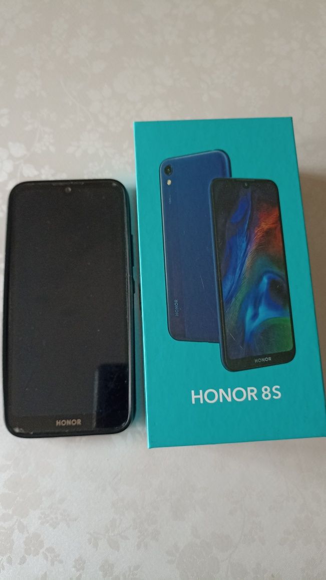 Телфефон "HONOR 8S" Идеальное состояние