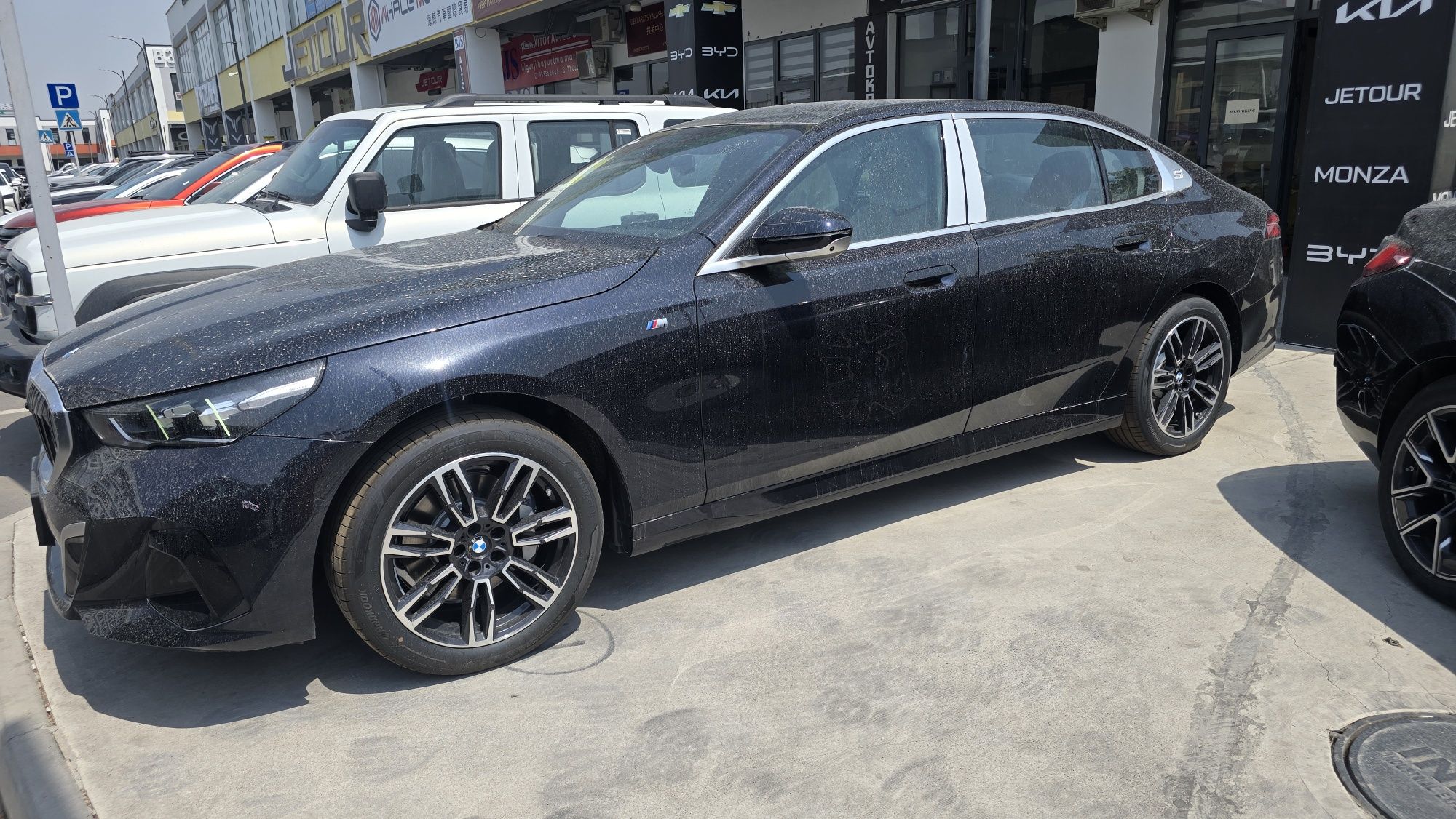Bmw m5 sotuvda bor