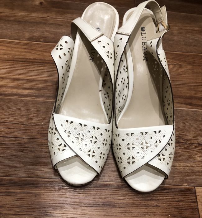 Босоножки белые размер 40