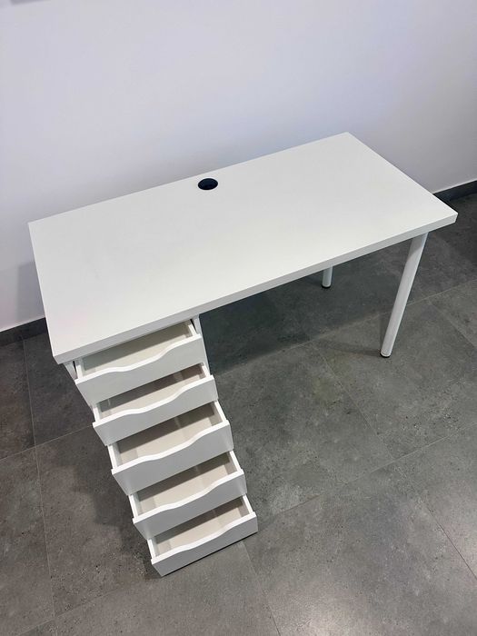Birou alb cu sertare IKEA Lagkapten / Alex, 120x60 cm, in stare buna