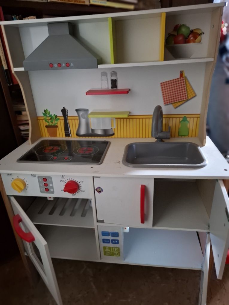 Дървена кухня :)