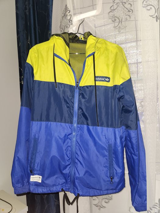 Adidas vetrovka L