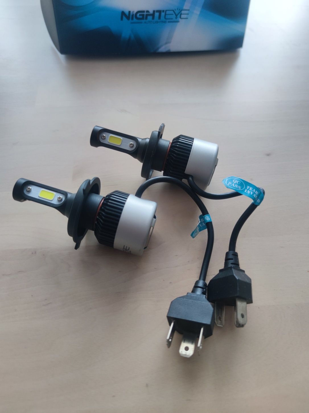 Becuri Led auto H4