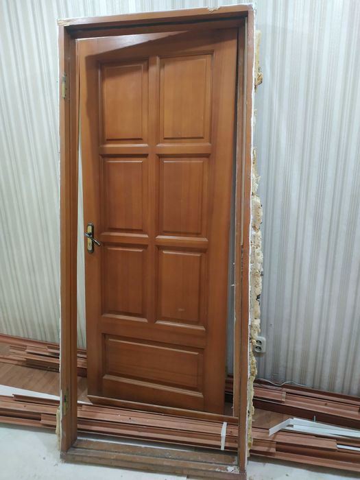 Продам входную дверь