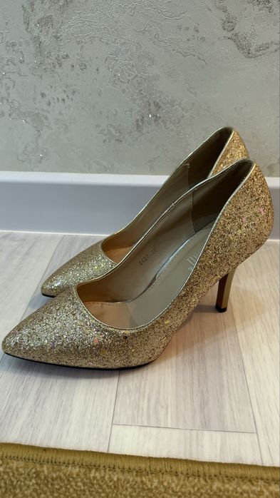 Туфли золотистый