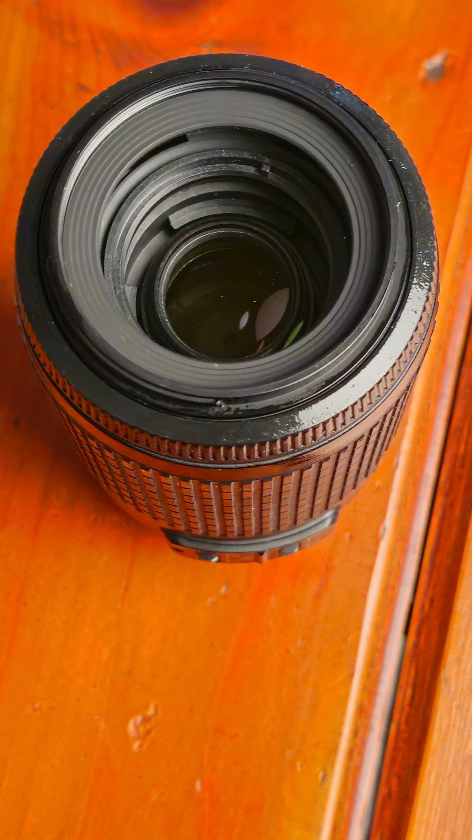 Nikon AF-S DX Zoom-Nikkor 55-200mm f/4-5.6G ED VR
