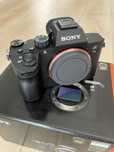 Фотоапарат Sony A7III + допълнителна оригинална батерия