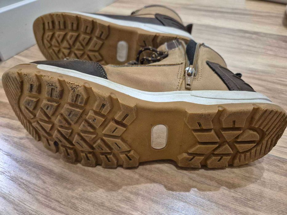 Зимни топли обувки. Номер 39