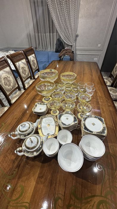 Комплект посуда сотилади . Холати зор. 12 персоналик