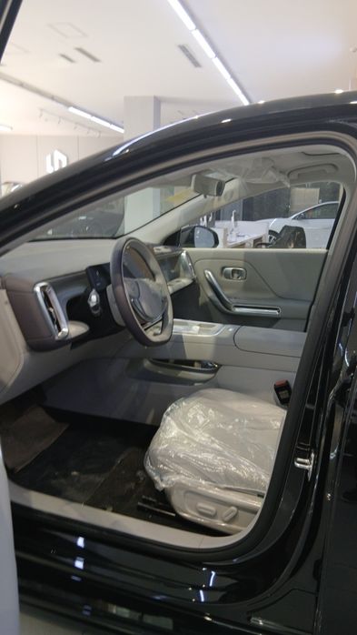 Leapmotor B01 550 Elektr Premium NALICHI BOR 3YIL  garantiyasi Servis