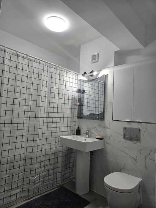 Inchiriez apartament