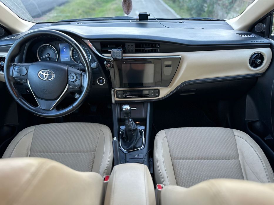 Toyota Corolla 1.4 D-4D (Diesel Euro 6 non-AdBlue) 2017 manuala