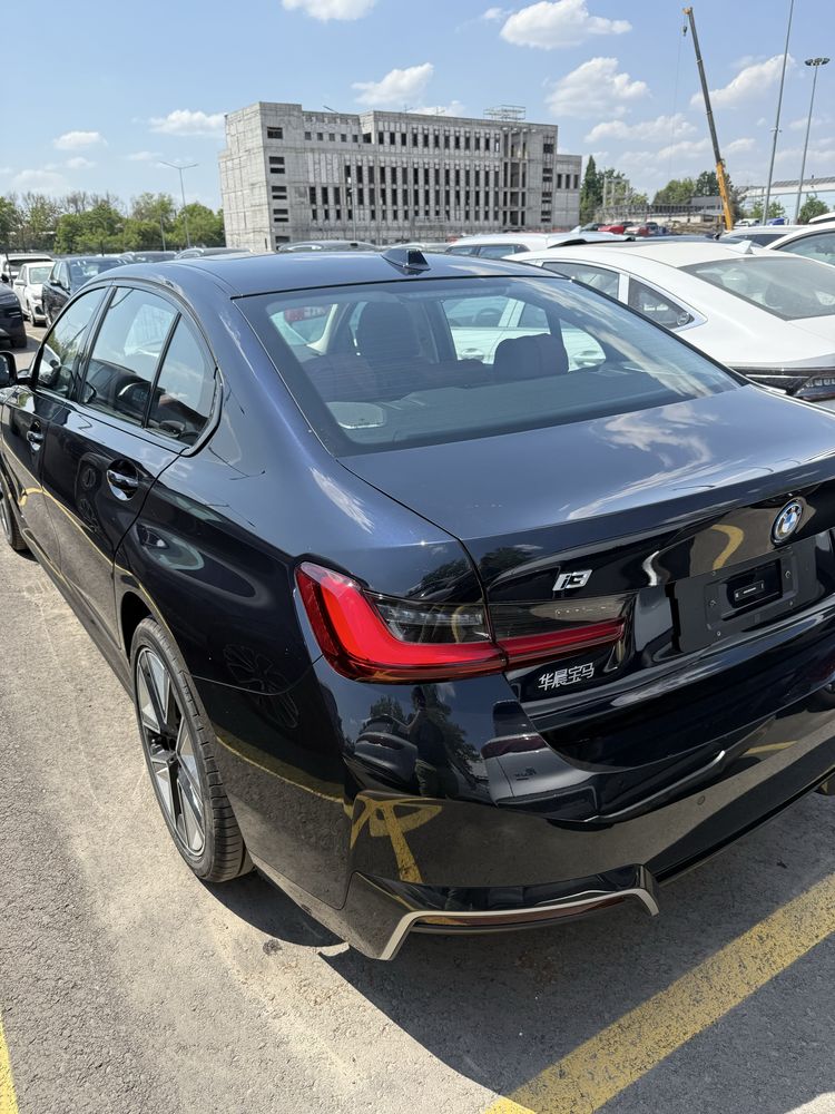 Bmw i3 edrive 40L nalichiyada