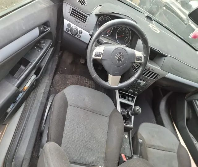 plansa bord usa portiera Aripa stanga dreapta carenaj broasca maner portiera geam ansamblu stergatoare timonerie compresor clima ac  Opel Astra H motor 1.4 benzina  cod motor Z14XEP