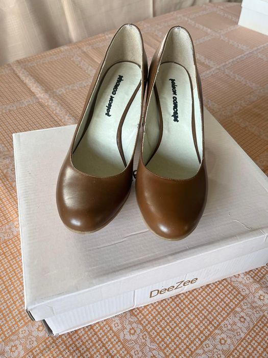 Pantofi piele naturala românești noi.