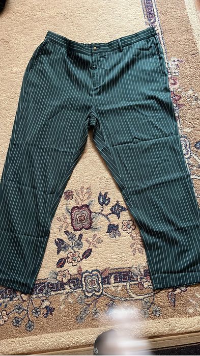 Costum de barbati,pantaloni sunt cu elastic