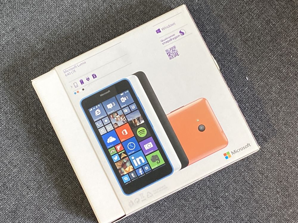 Mobil Nokia/Microsoft Lumia 640, vârstnici sau copii (NU smartphone)