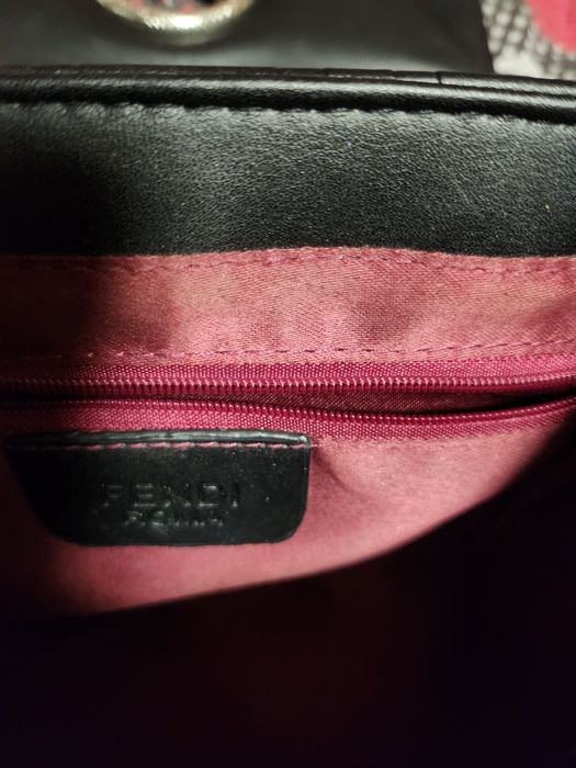 Чантичка Fendi Roma