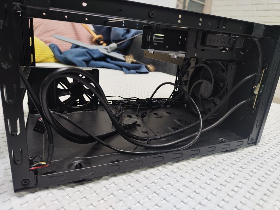 Carcasa itx cooler master elite 130