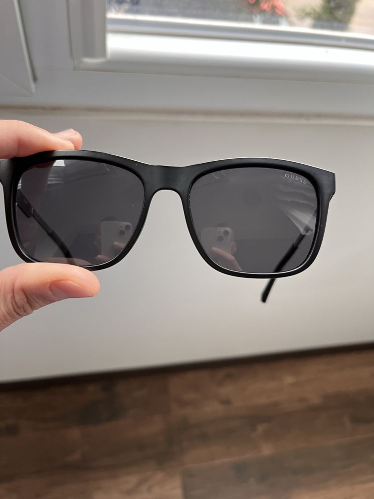 Мъжки слънчеви очила Guess