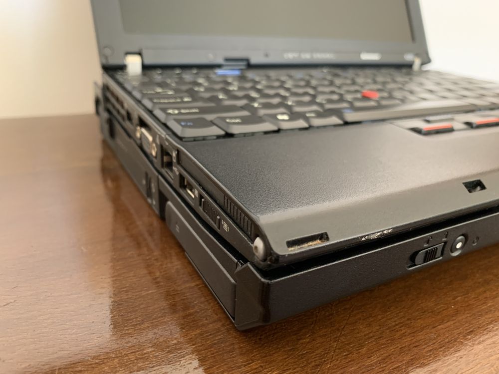 Бизнес лаптоп lenovo thinkpad X200: 150GB HDD 2GB RAM + докинг станция