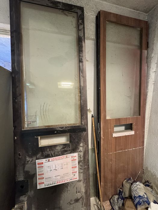 Geam blindat cu ghiseu pt. amanet/casa de schimb valutar