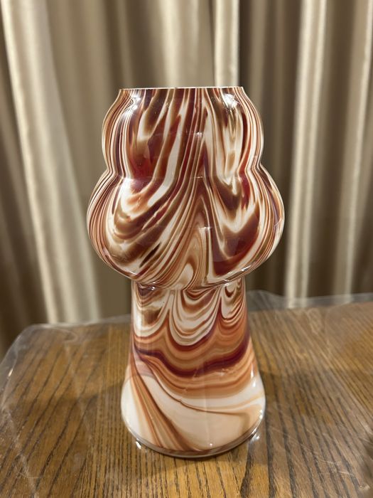 Ваза , молочное стекло. Советского периода