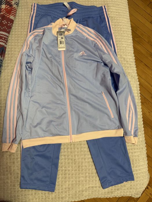 Дамски анцунг Адидас