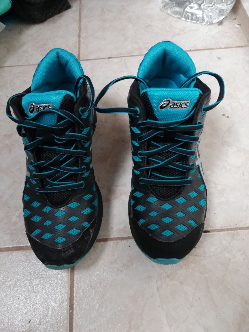 Asics marimea 39