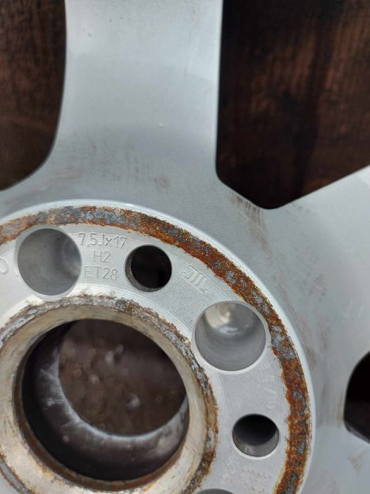 Vând 4 jante R17 5x112