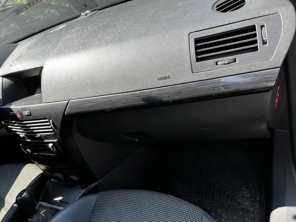 Opel Astra H GTC 1.7 diesel