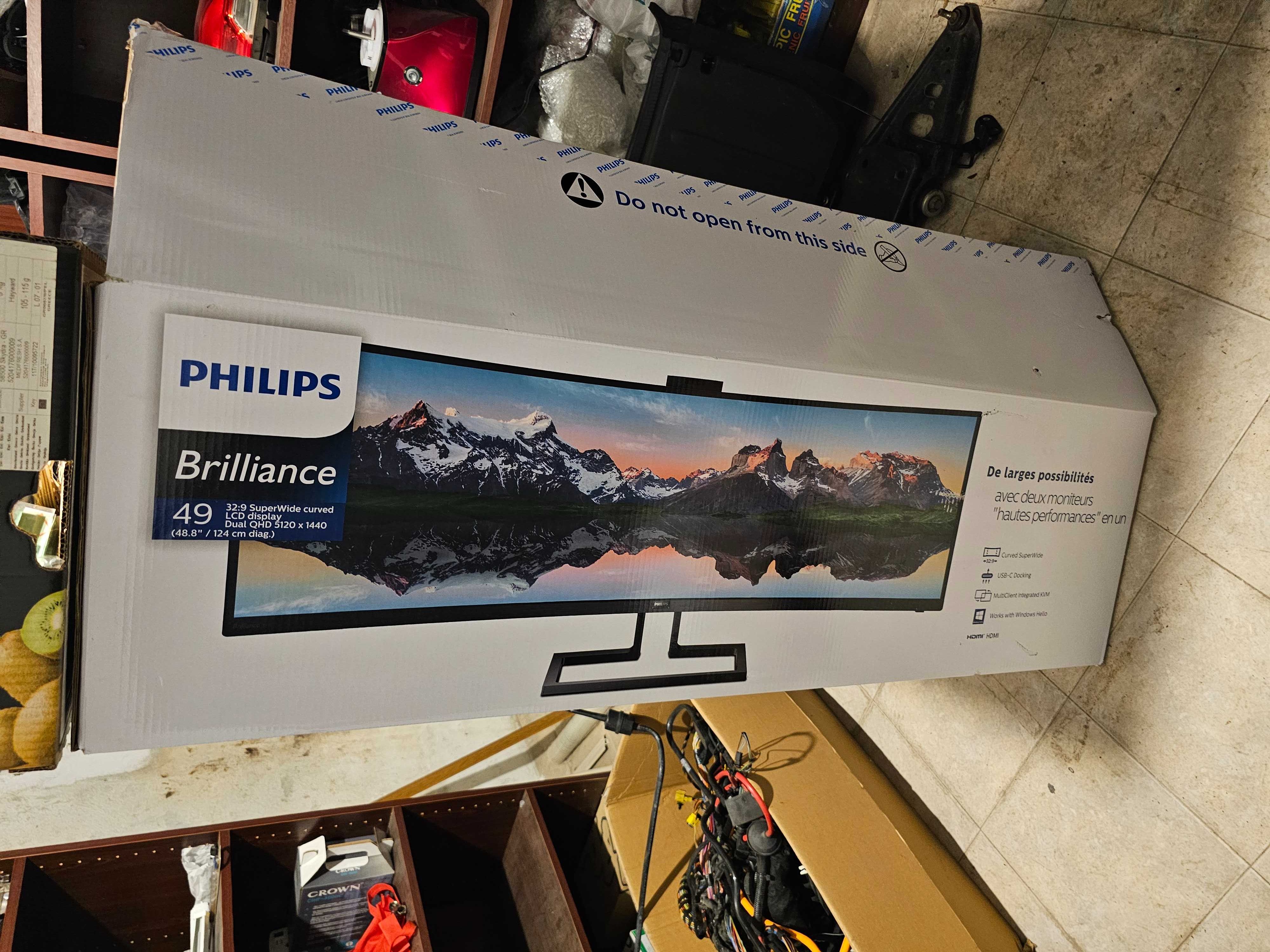 Монитор 49 инча широкоекранен Philips
