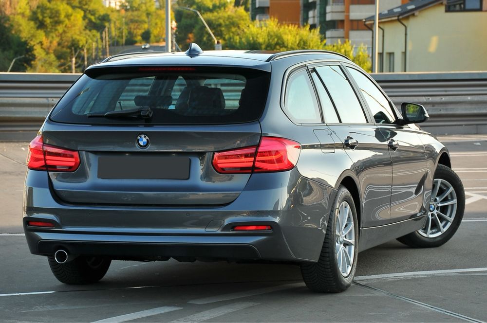 BMW  Seria 3 Touring 318d  Automat LED Navi Servotronic Euro6