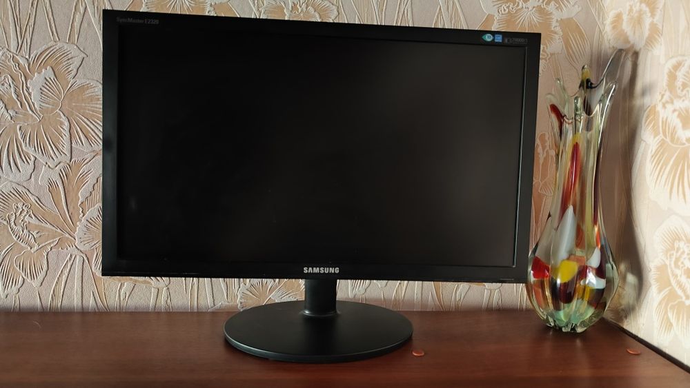 Монитор Samsung SyncMaster e2320