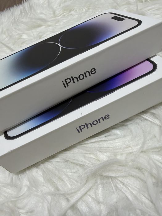 Продам чехол и коробку на айфон 14 про 14 pro от Karl Lagerfeld