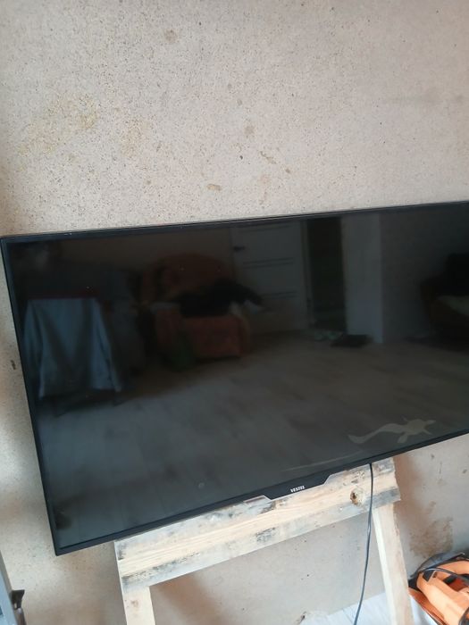 Продам телевизор на запчасти