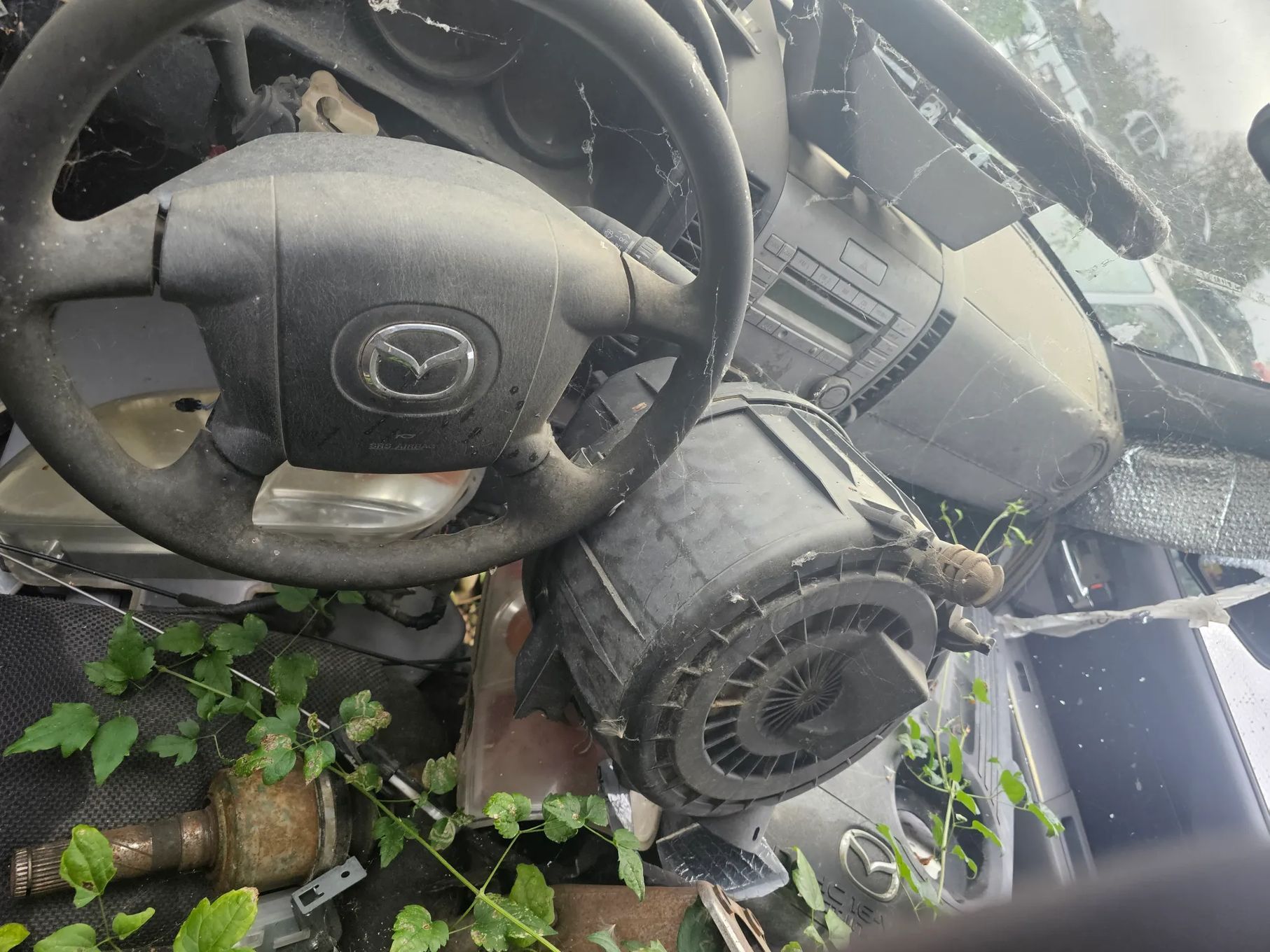 Dezmembrez Mazda BT-50 an 2008 volan stanga motor defect