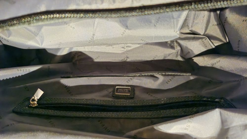 Geanta de Piele Originala GUESS (Negociabil)