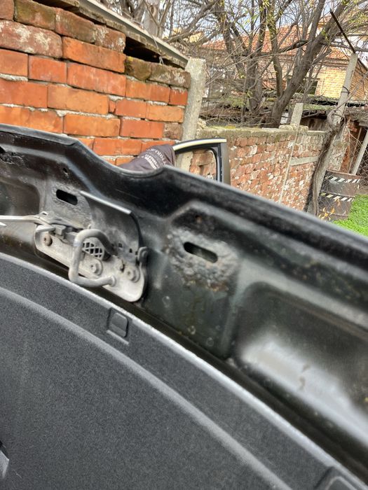 Преден капак за VW Passat B7 черен