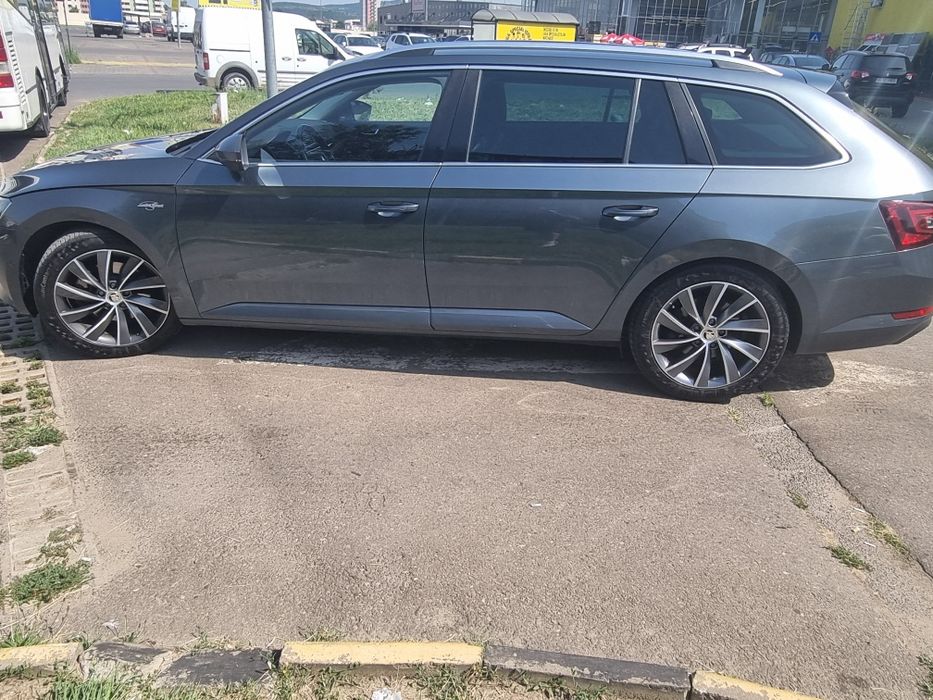 Skoda Superb 4x4 Laurin Klement 2.0 TDI Webasto Canton Distronic DCC