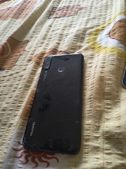 Telefon Huawei P30 Lite in stare f.buna,375lei,,neg