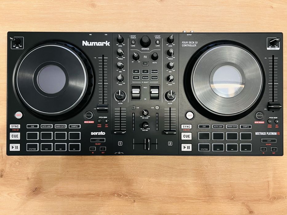 Consolă DJ – Numark Mixtrack Platinum FX