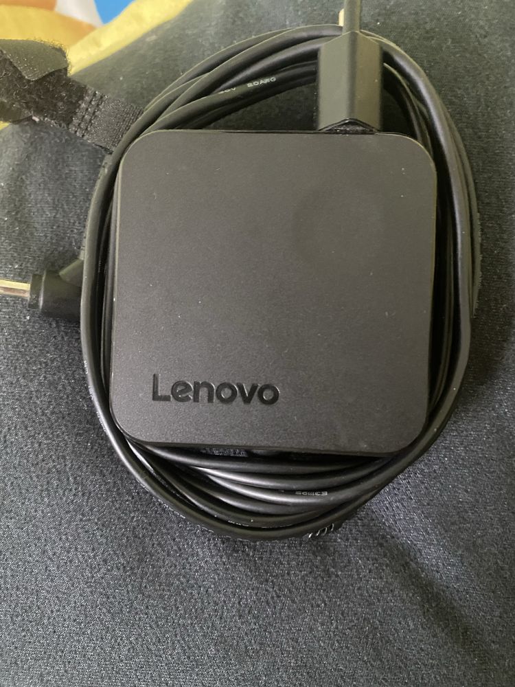 Vand laptop Lenovo IdeaPad 3