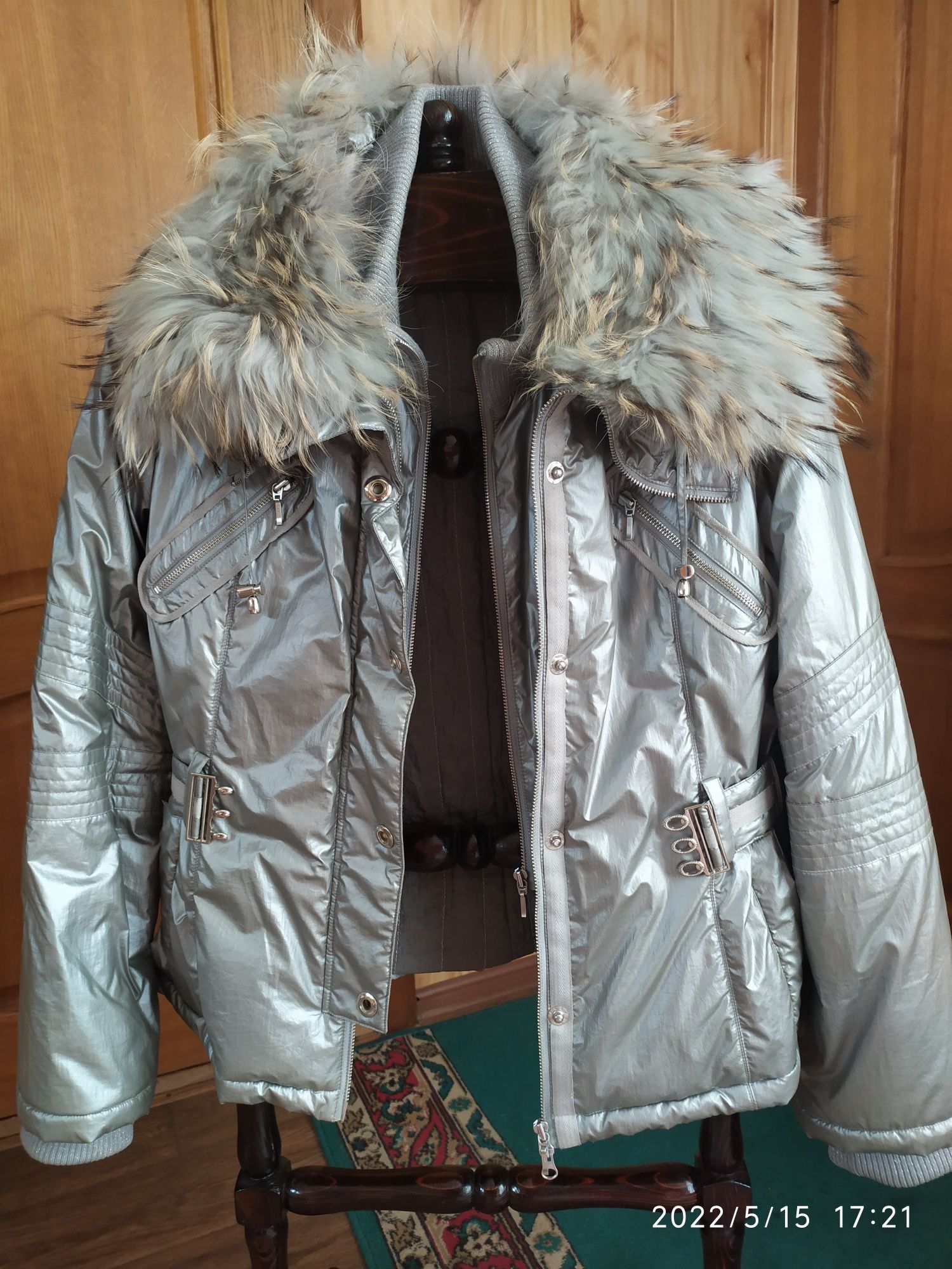 Женская зимняя верхняя одежда - дублёнка, пуховик, куртки